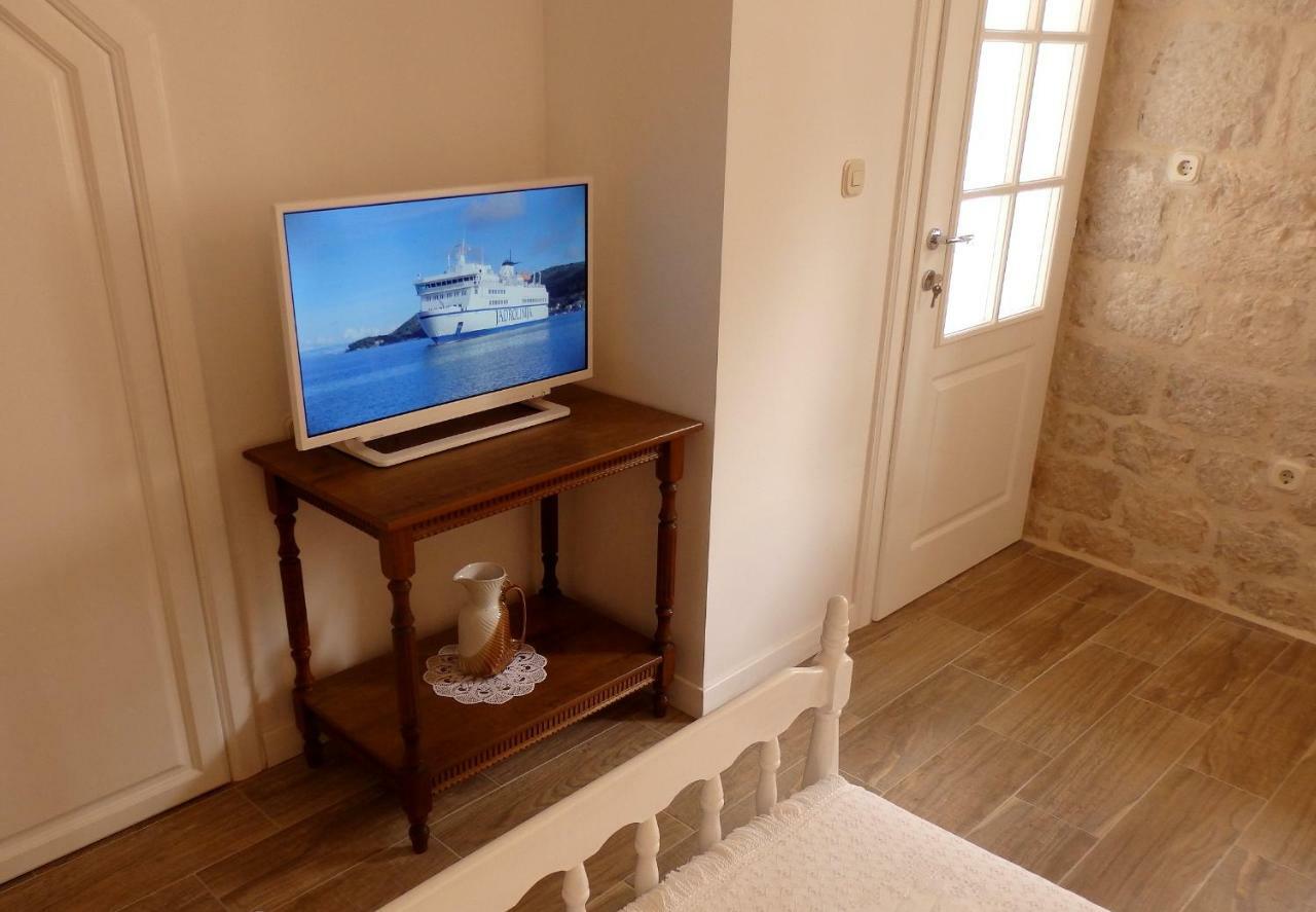 Guesthouse Torga Vis Island Екстер'єр фото