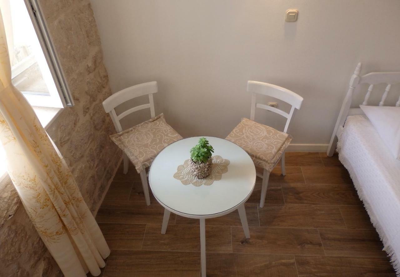 Guesthouse Torga Vis Island Екстер'єр фото